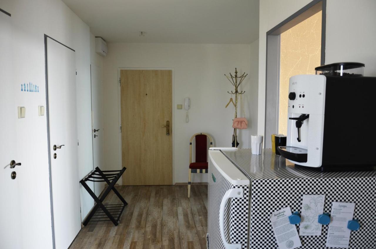 Between Baroque And Jungle 16' Airport 8' Downtown Apartmán *